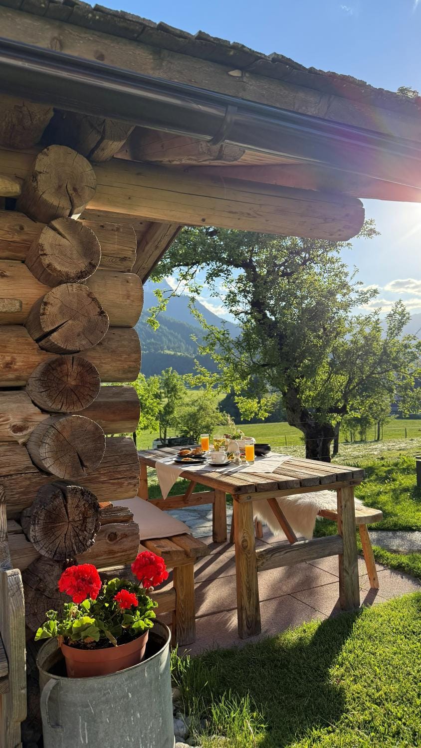 Garden, Breakfast