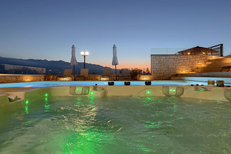 Hot Tub, Swimming pool