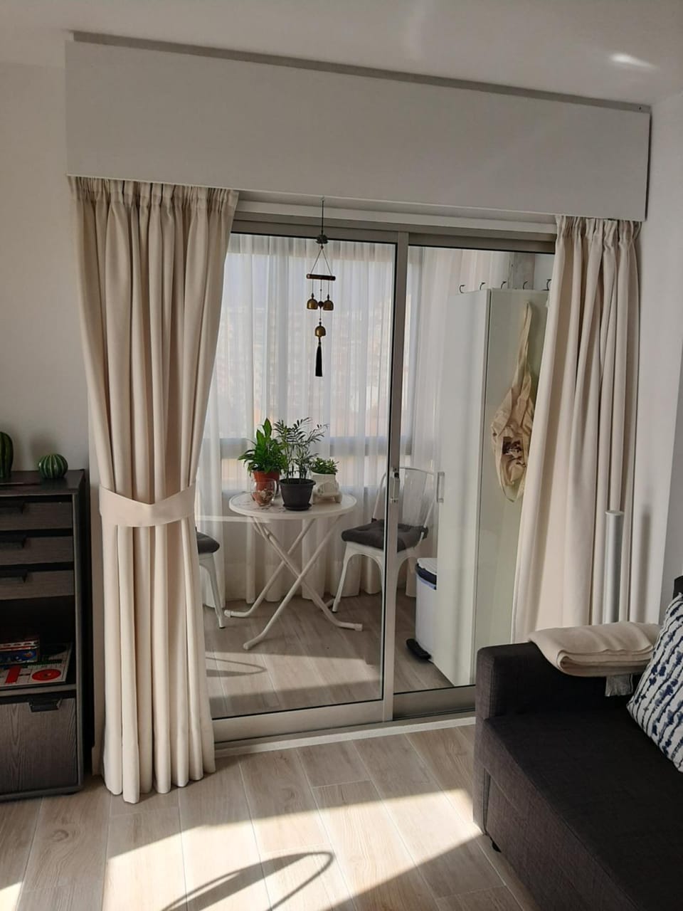 Seating area, Dining area