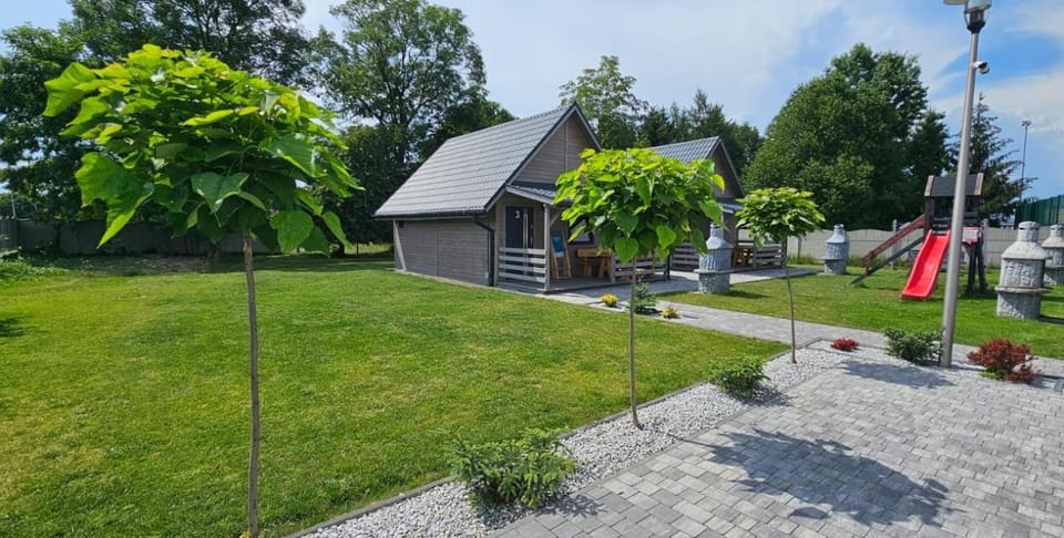Property building, Spring, Day, Natural landscape, Garden, Garden view
