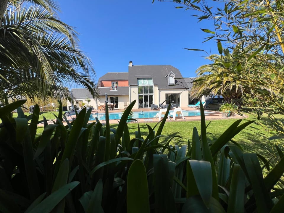 Belle villa bord de mer avec piscine Villa in Normandy