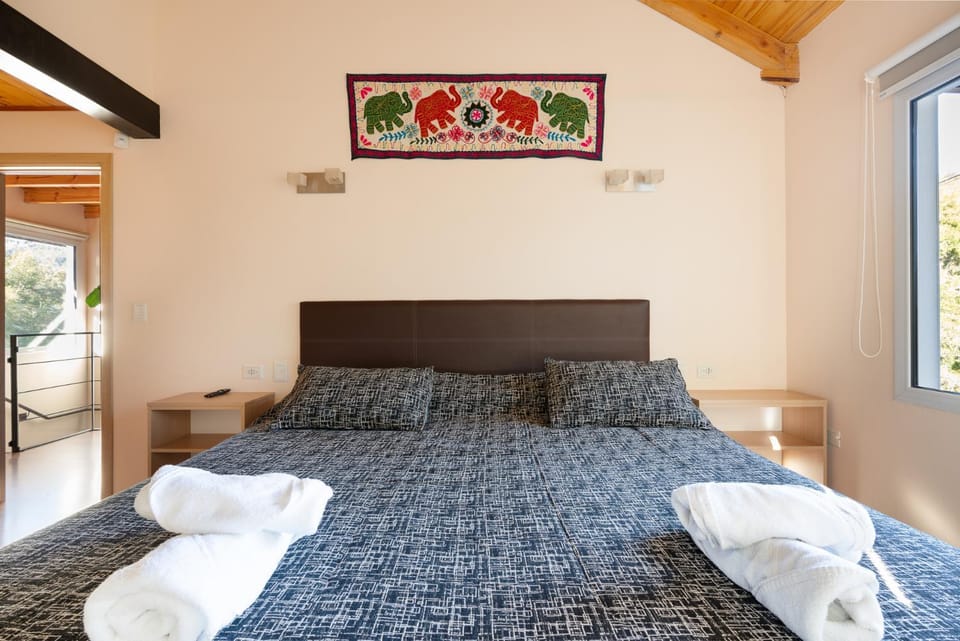 Bed, Photo of the whole room, Bedroom, towels
