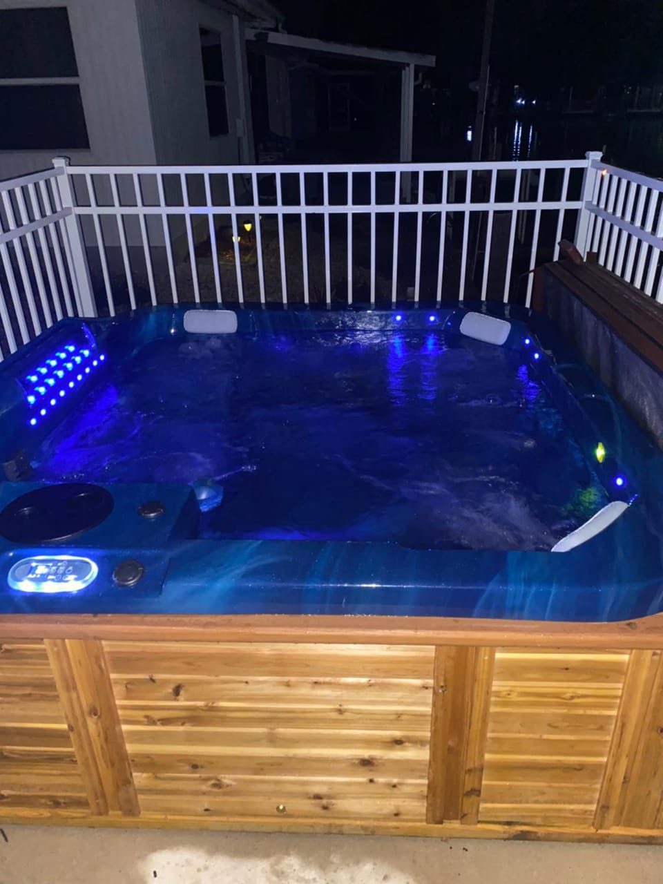 Hot tub and Dock Gilligan's on the Island House in Matlacha