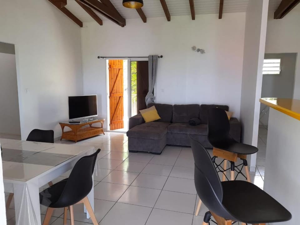 Communal lounge/ TV room, TV and multimedia, Living room, Lounge or bar