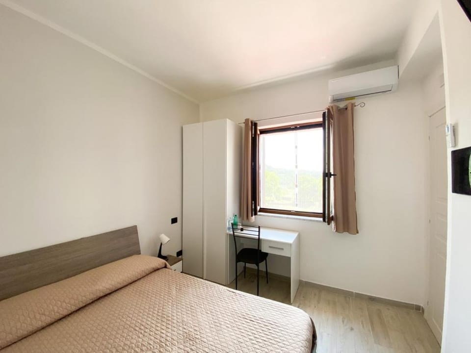 Bedroom, Garden view, sunbed