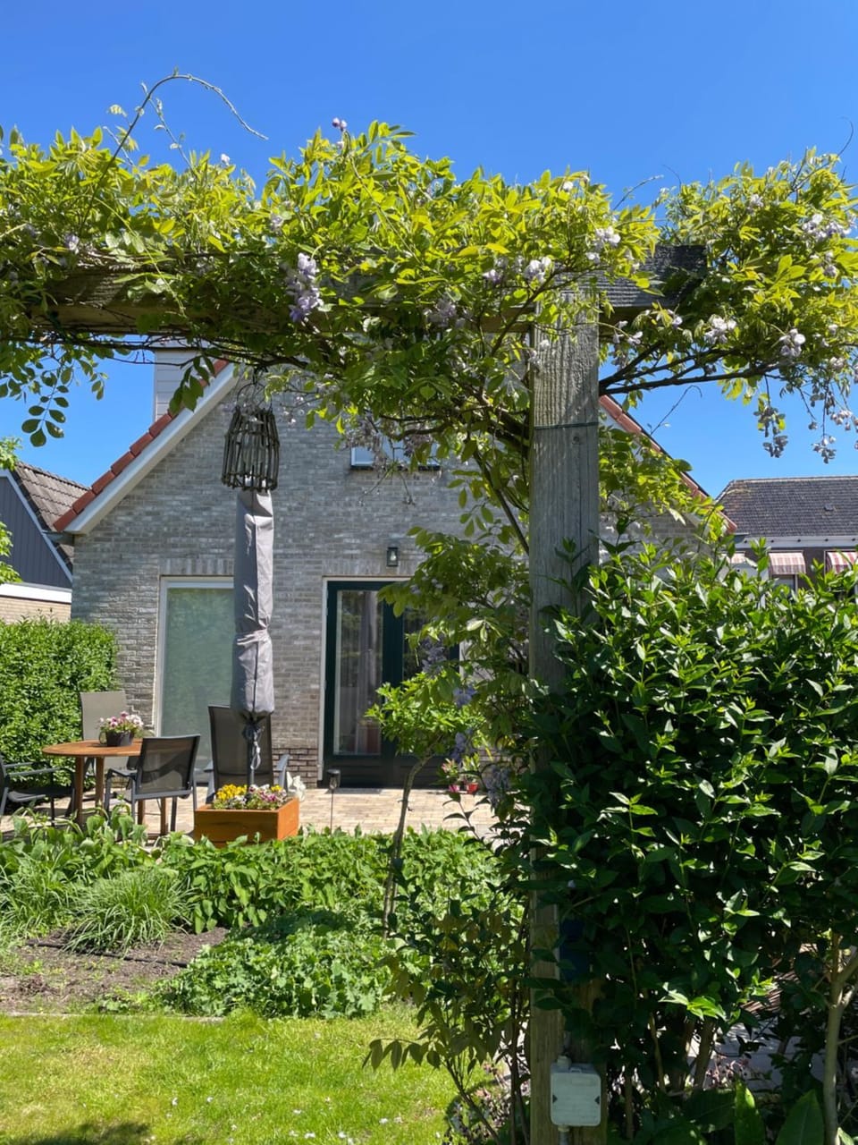 Genieten in een luxe vakantiewoning, dichtbij het IJsselmeer en strand House in Friesland, Netherlands