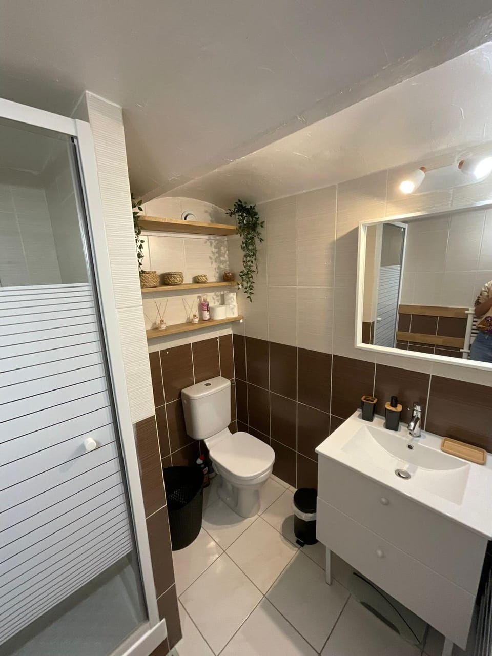 Shower, Toilet, Bathroom, heating, towels