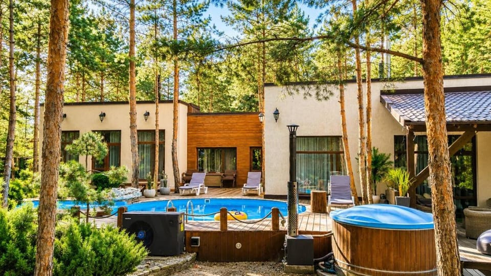 Дом в лесу 1dom club Villa in Ukraine