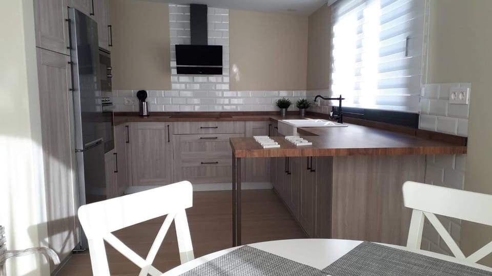 Kitchen or kitchenette, Living room, Dining area