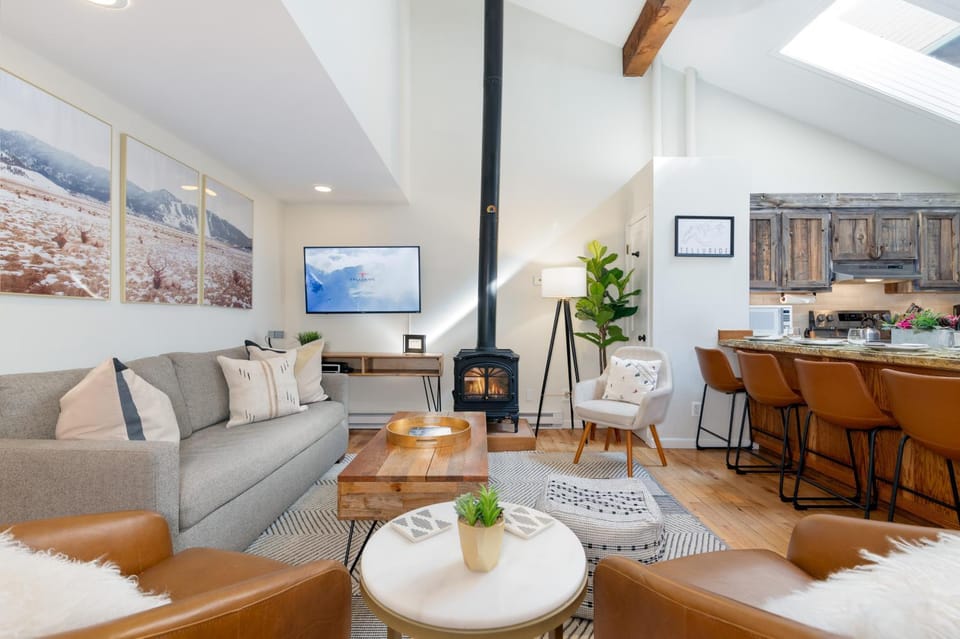 Family Friendly Telluride Mainstreet Townhome Apartment in Telluride