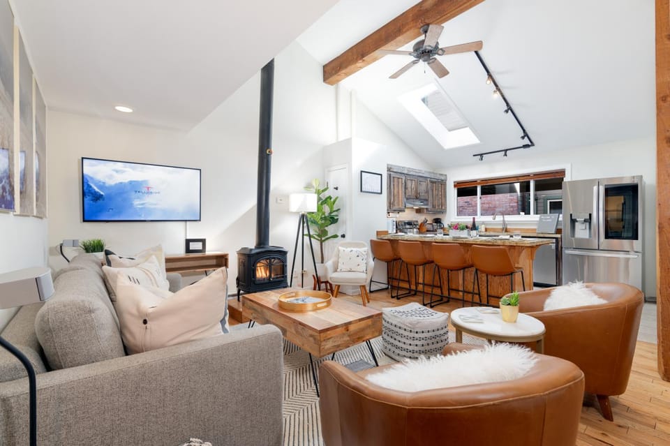 Family Friendly Telluride Mainstreet Townhome Apartment in Telluride