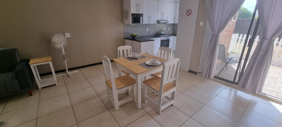 Spacious Cottage Apartment in Port Elizabeth