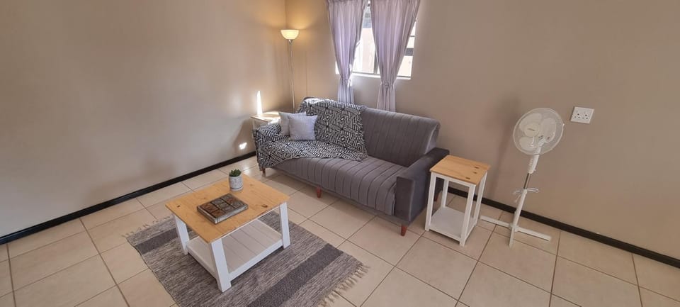 Spacious Cottage Apartment in Port Elizabeth
