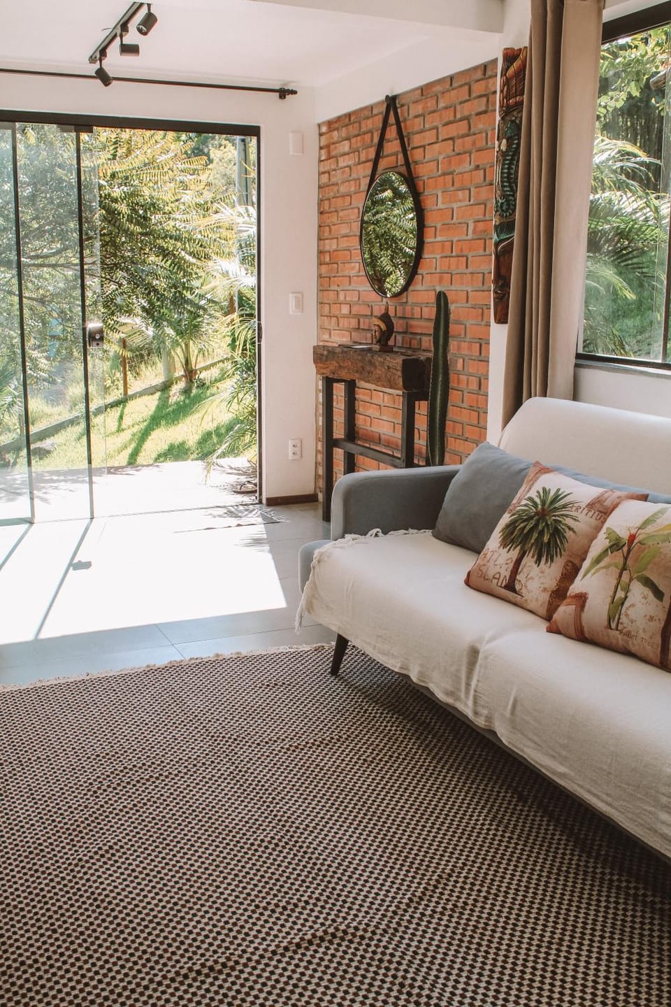 Living room, Garden view