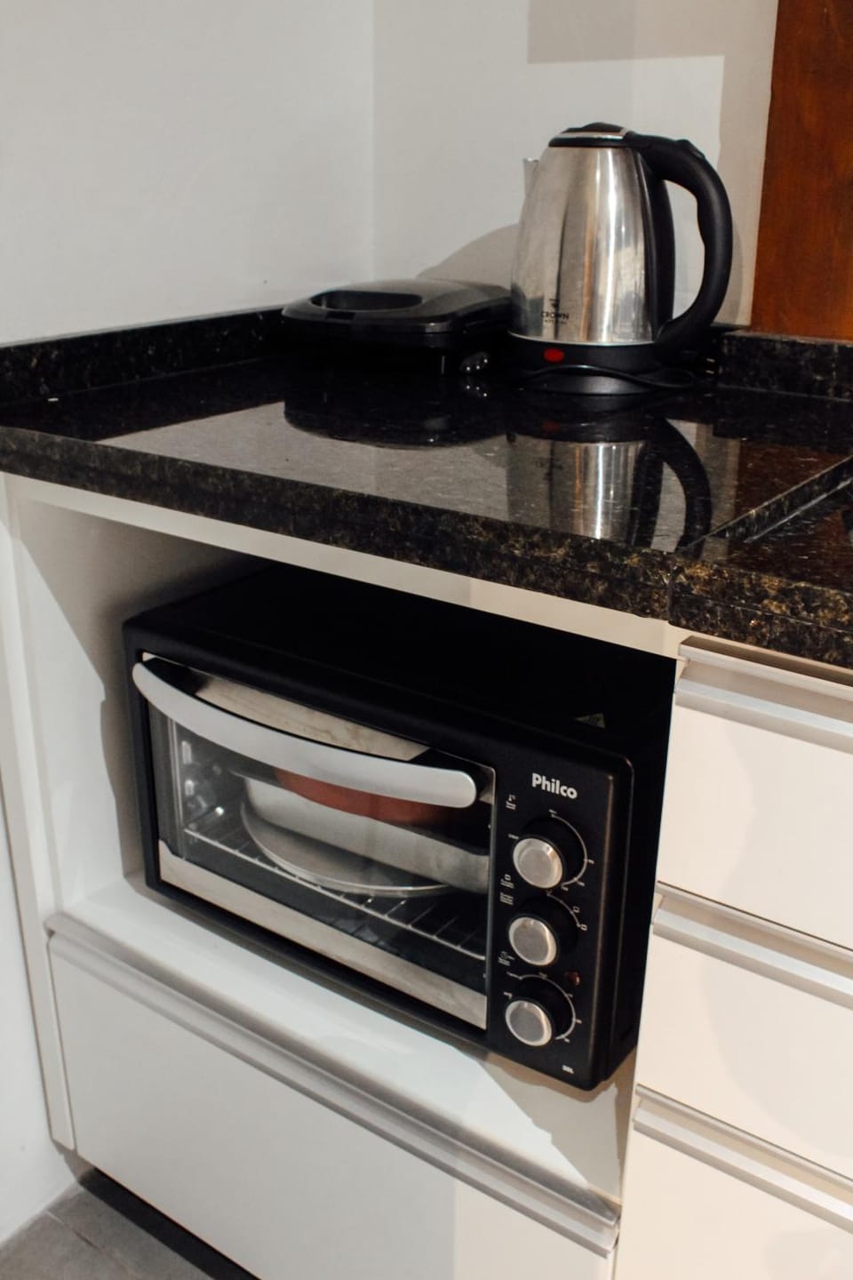 Coffee/tea facilities, pet friendly, toaster