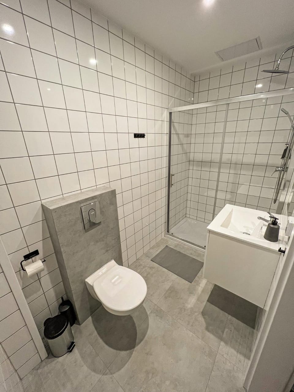 Shower, Toilet, Bathroom