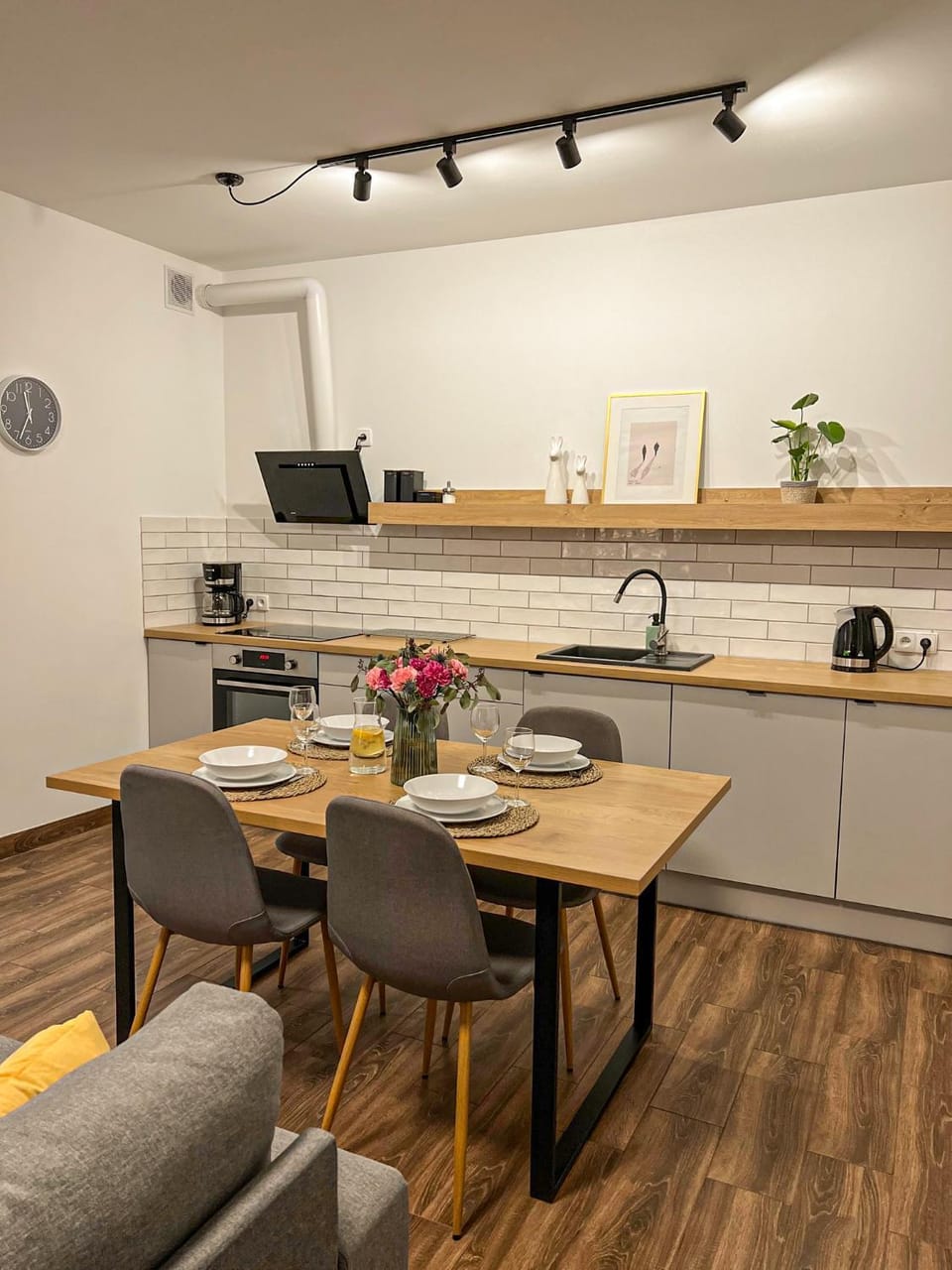 Kitchen or kitchenette, Dining area, Communal kitchen