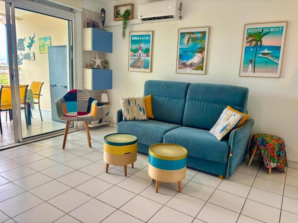 Living room, air conditioner