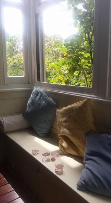 Dowling Cottage - tranquil haven in Blackheath House in Blackheath