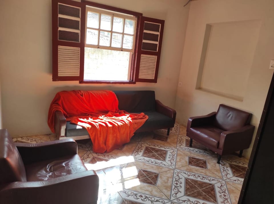 Casa perto de tudo, pra você ter ótima experiência. Bora Conhecer Ouro Preto.... House in Ouro Preto