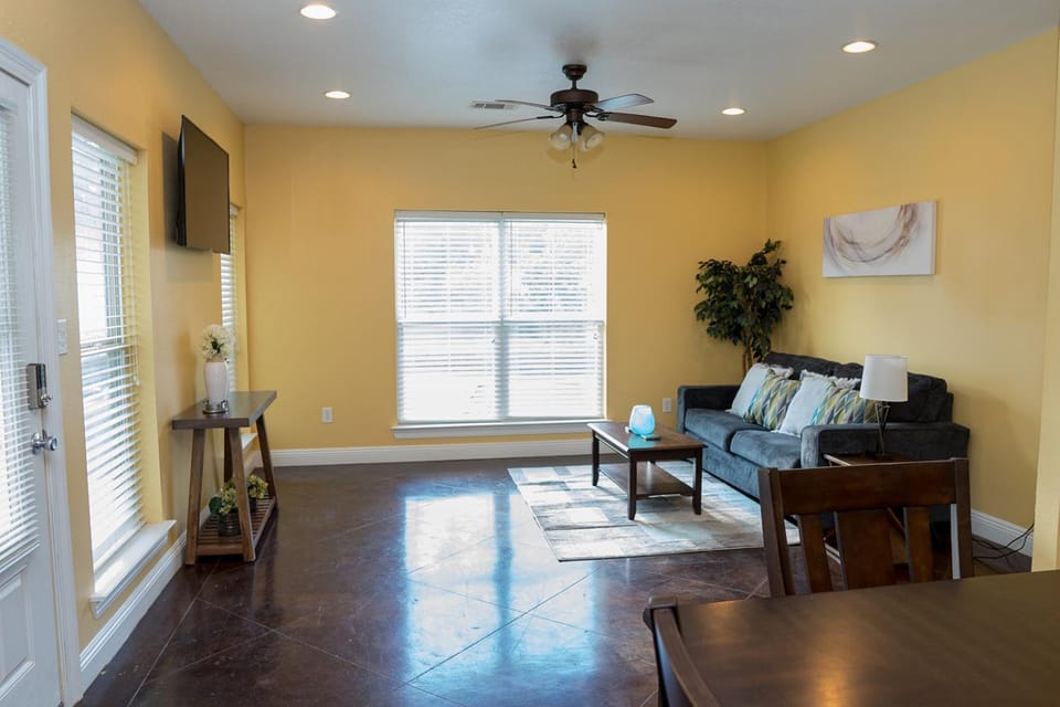 TV and multimedia, Dining area