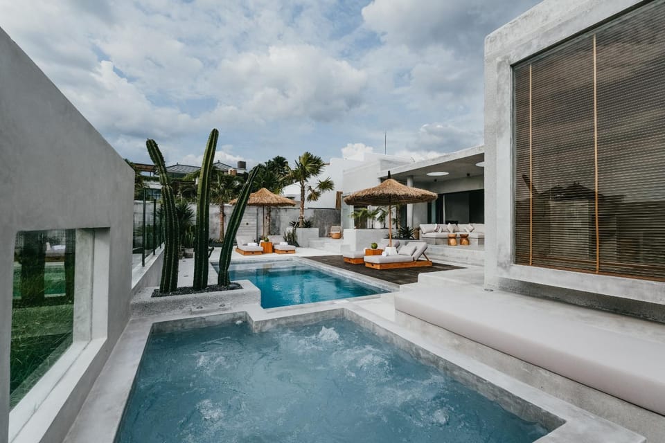 Pool view, Swimming pool