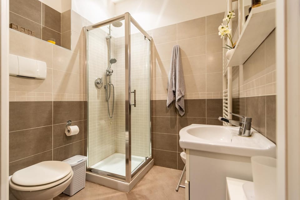 Shower, Bathroom