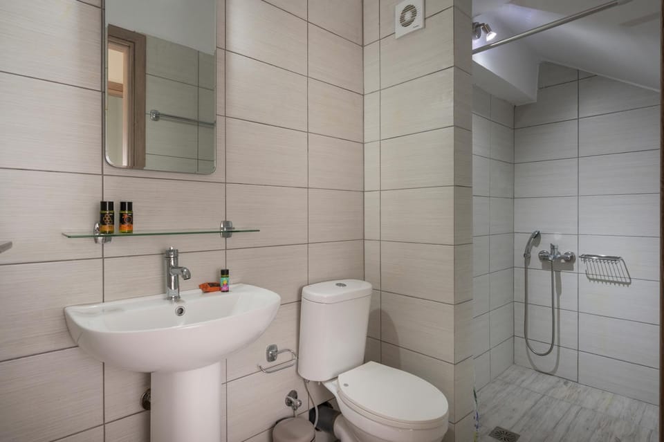 SEA BREEZE APARTMENTS House in Crete