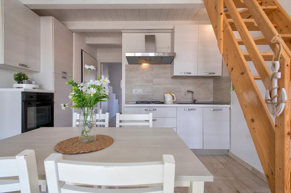 Property building, Kitchen or kitchenette, Living room