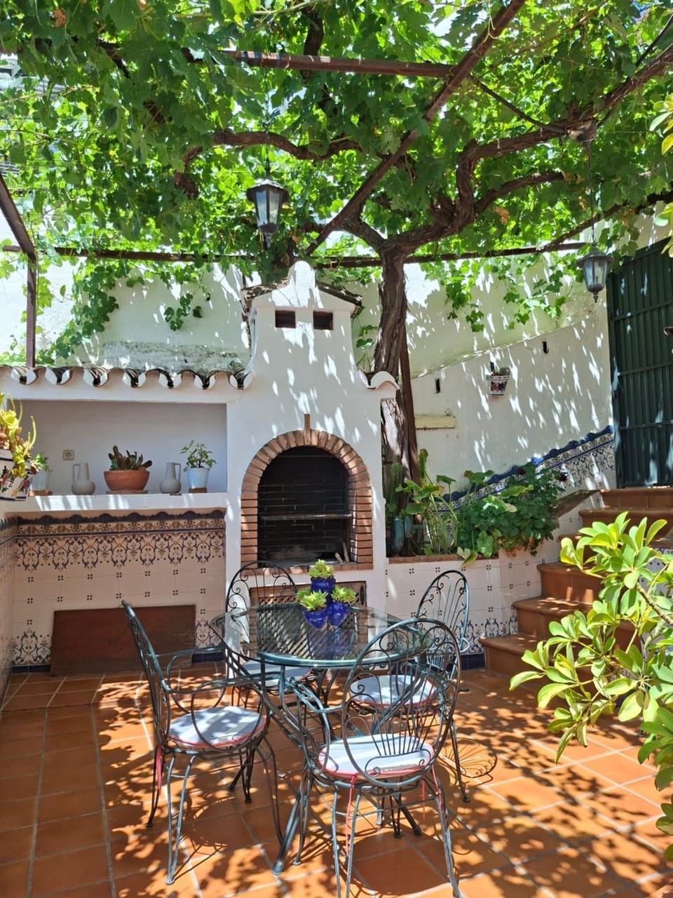 Casa Luciíta: Agradable con chimenea, patio y BBQ. House in Sierra de las Nieves