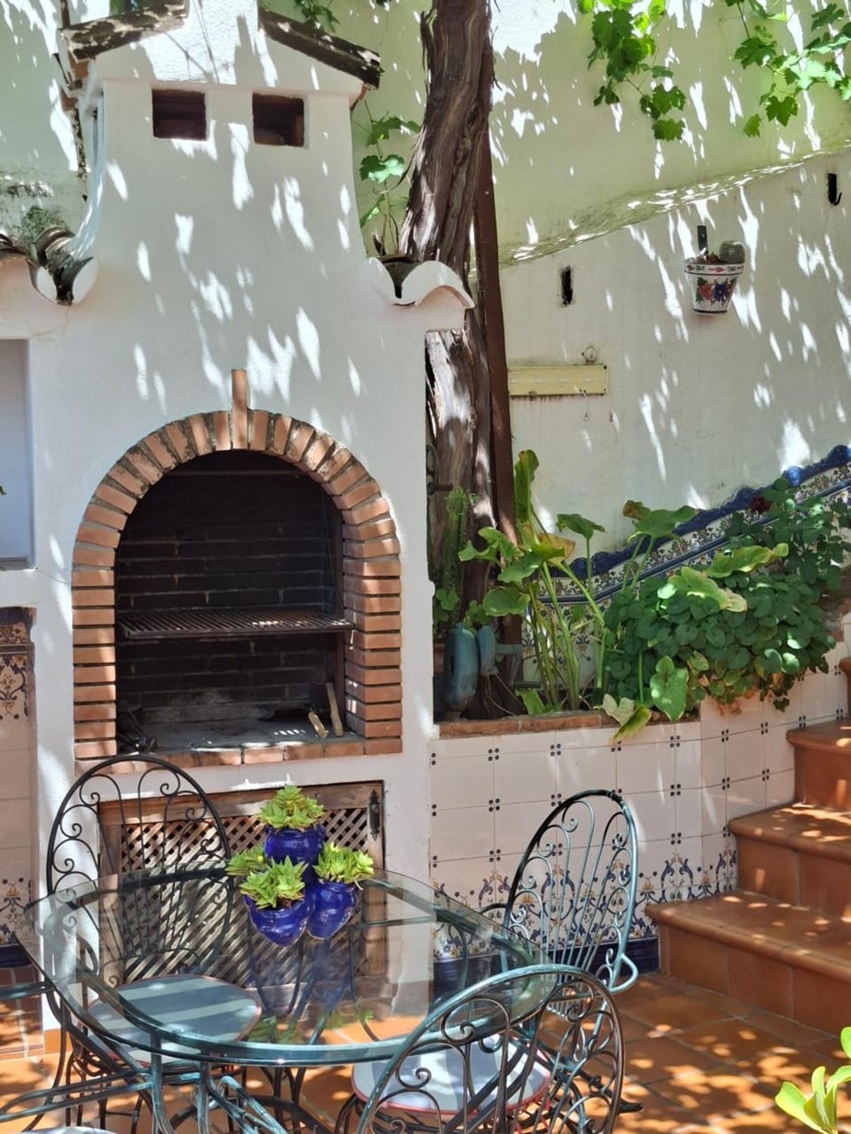 Casa Luciíta: Agradable con chimenea, patio y BBQ. House in Sierra de las Nieves