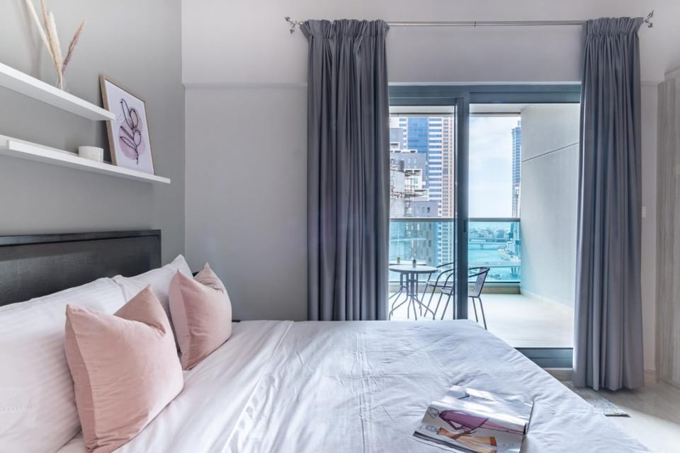 GuestReady - Studio | Balcony-Canal View Apartment in Dubai