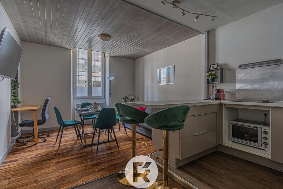 Kitchen or kitchenette, dishwasher, pet friendly, kitchen