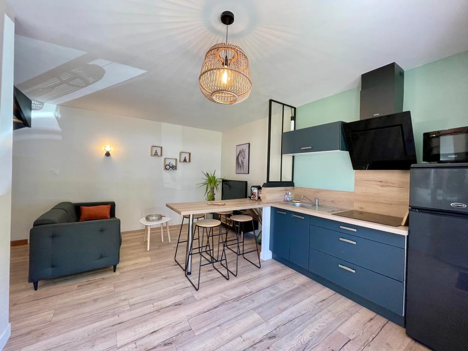 Living room, kitchen