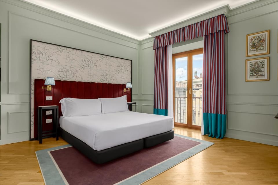 Bed, Photo of the whole room