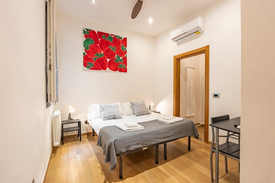 Bed, Photo of the whole room, Bedroom, towels, air conditioner