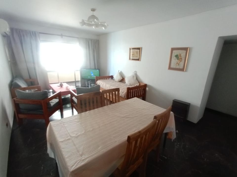 Amplio y cómodo en la mejor ubicación de la Ciudad de Mendoza Apartment in Mendoza