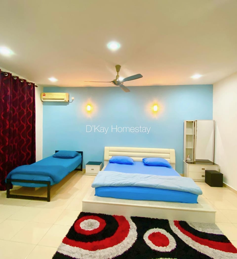 4 Bedrooms Homestay, Fully Aircond in Sendayan by D'KAY HOMES I 10-15 pax House in Negeri Sembilan, Malaysia
