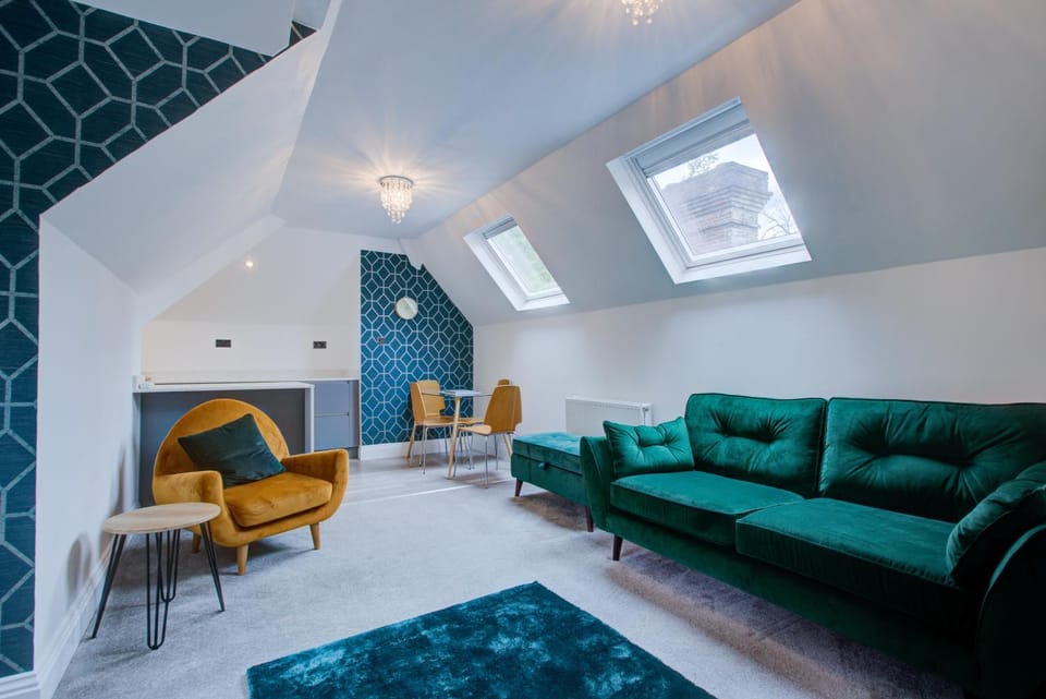 Living room, Lounge or bar, Seating area, Dining area