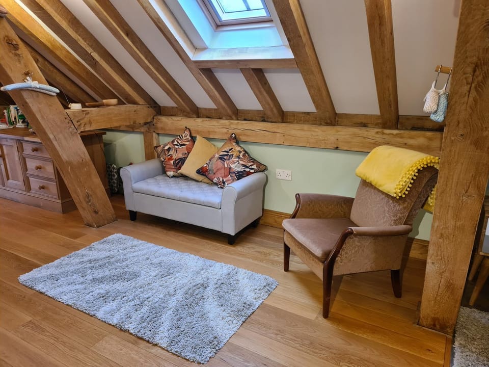 Renovated Loft on Working Farm Apartment in Wealden District
