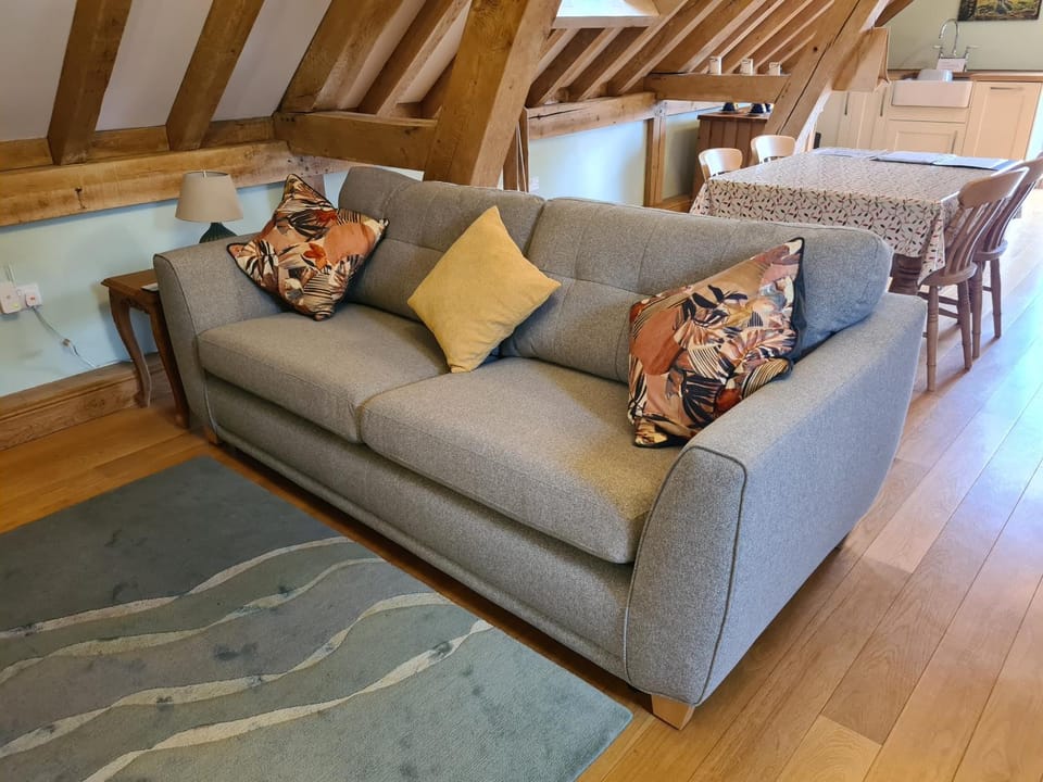 Renovated Loft on Working Farm Apartment in Wealden District