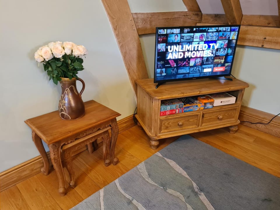 Renovated Loft on Working Farm Apartment in Wealden District