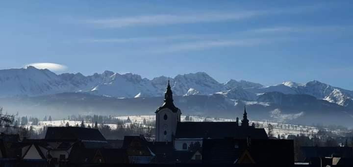Nearby landmark, Day, Natural landscape, Winter, Mountain view