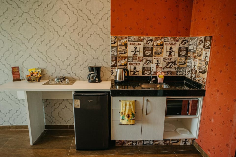 Coffee/tea facilities, Kitchen or kitchenette, minibar, oven