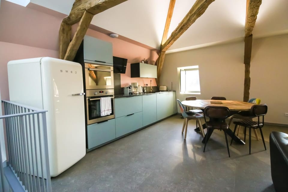 Coffee/tea facilities, Kitchen or kitchenette, Living room, Dining area, minibar, pet friendly, stove, kitchen