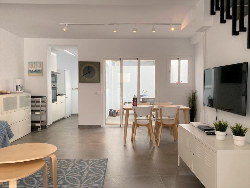 Communal lounge/ TV room, Living room