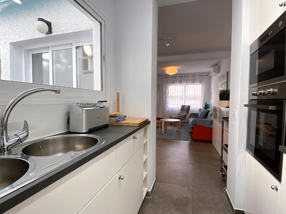 Kitchen or kitchenette