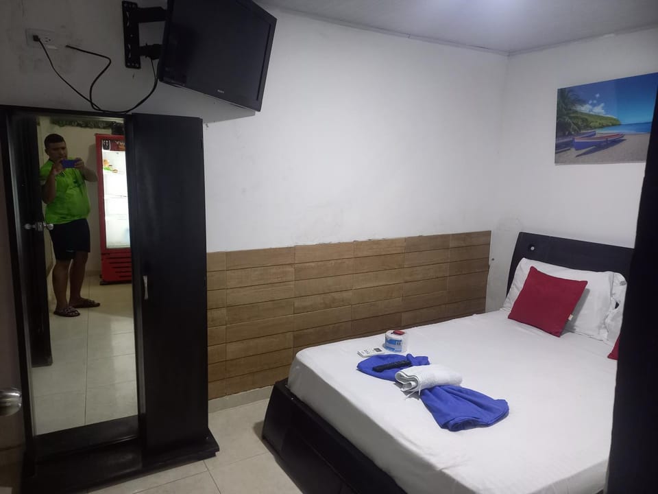 Casa alojamiento las acacias Bed and Breakfast in Santa Marta