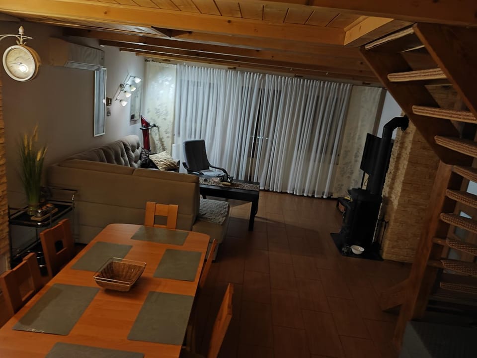 TV and multimedia, Living room, Seating area, Dining area, flat iron