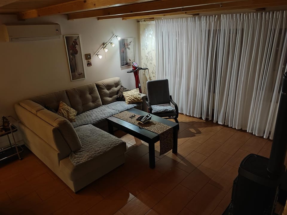 Property building, Communal lounge/ TV room, Living room, Seating area